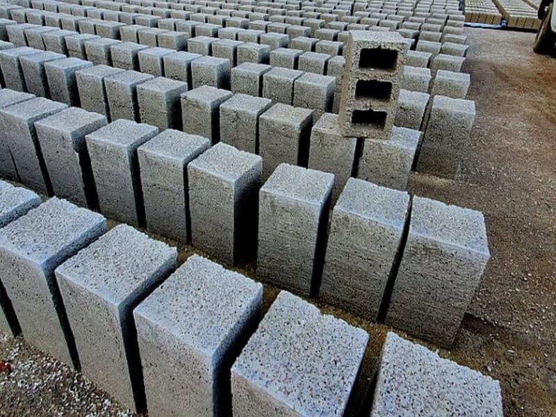 Cómo calcular cuántos blocks necesitas para construir un cuarto de 4×4 metros