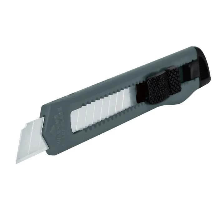 Cutter de Plástico 6" AKSI - 304004